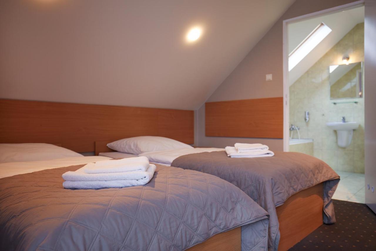 Hotel Wena Kielce Kültér fotó