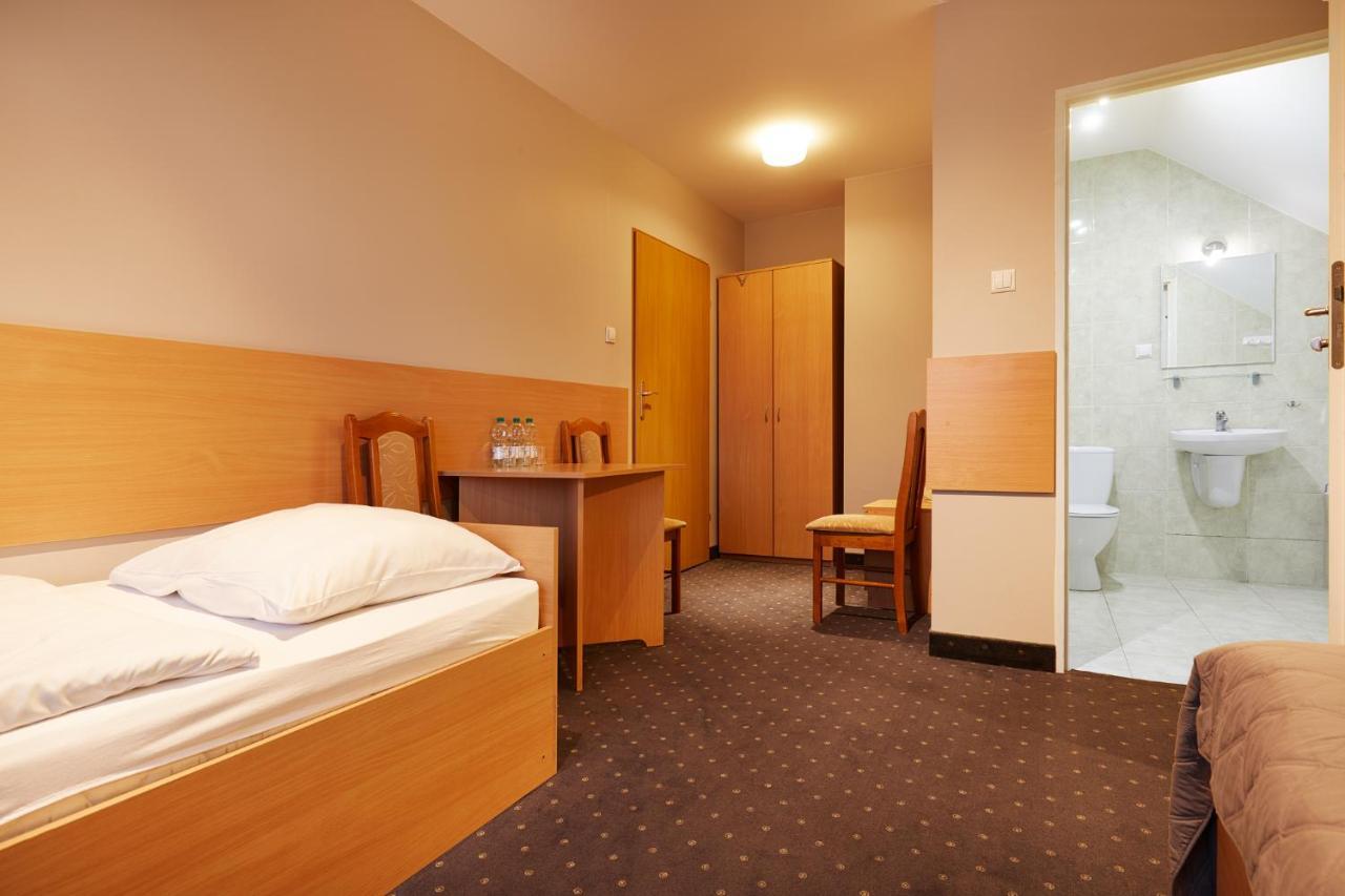 Hotel Wena Kielce Kültér fotó