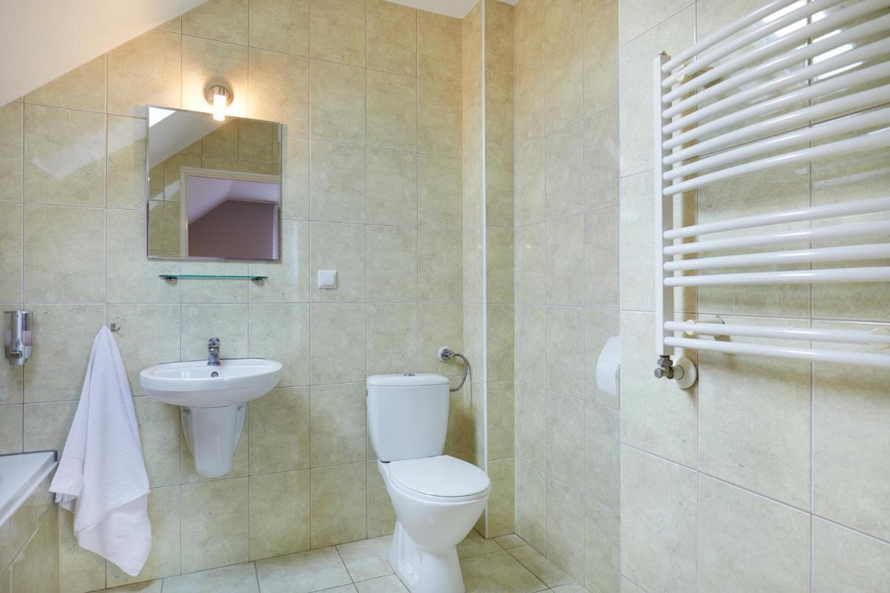 Hotel Wena Kielce Kültér fotó