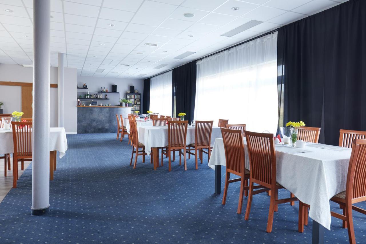 Hotel Wena Kielce Kültér fotó